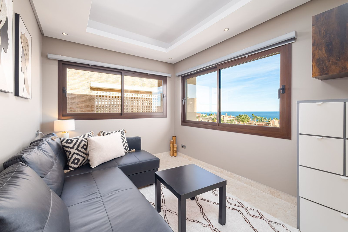 4 Bed Apartment for sale in Estepona Costa Del Sol, Málaga, Spain