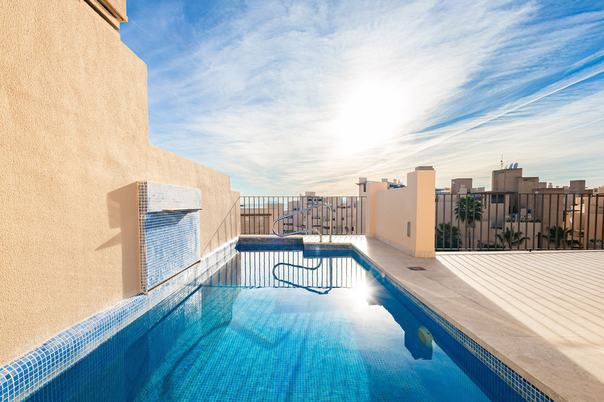4 Bed Apartment for sale in Estepona Costa Del Sol, Málaga, Spain