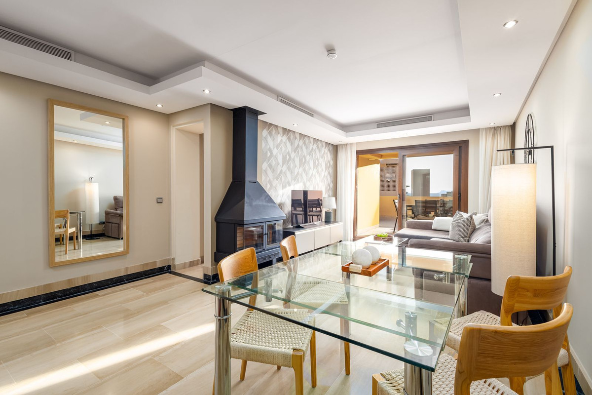 4 Bed Apartment for sale in Estepona Costa Del Sol, Málaga, Spain