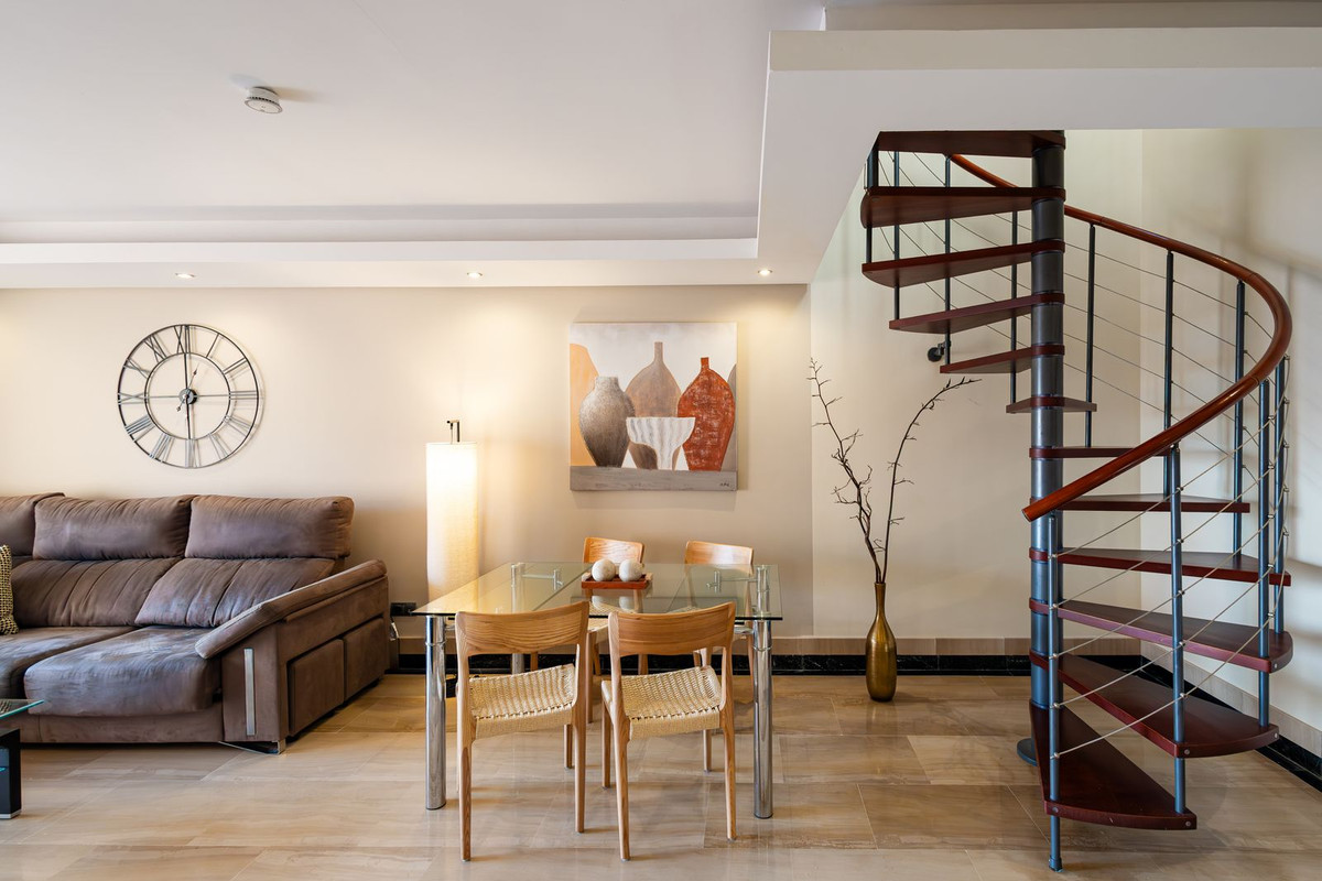 4 Bed Apartment for sale in Estepona Costa Del Sol, Málaga, Spain