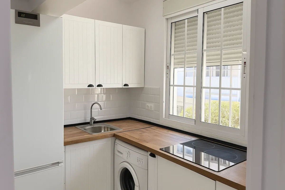 3 Bed Apartment for sale in Benalmadena Costa Costa Del Sol, Málaga, Spain
