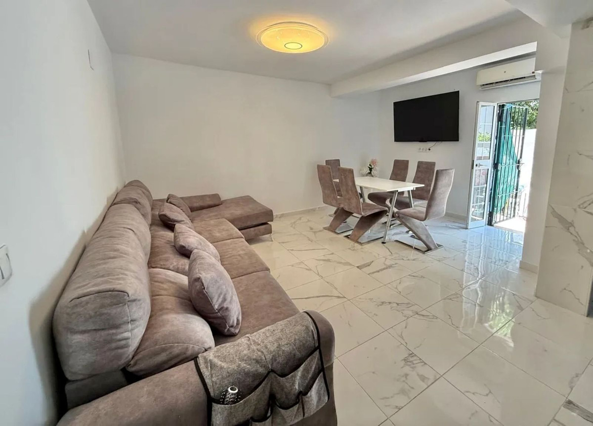 3 Bed Apartment for sale in Benalmadena Costa Costa Del Sol, Málaga, Spain