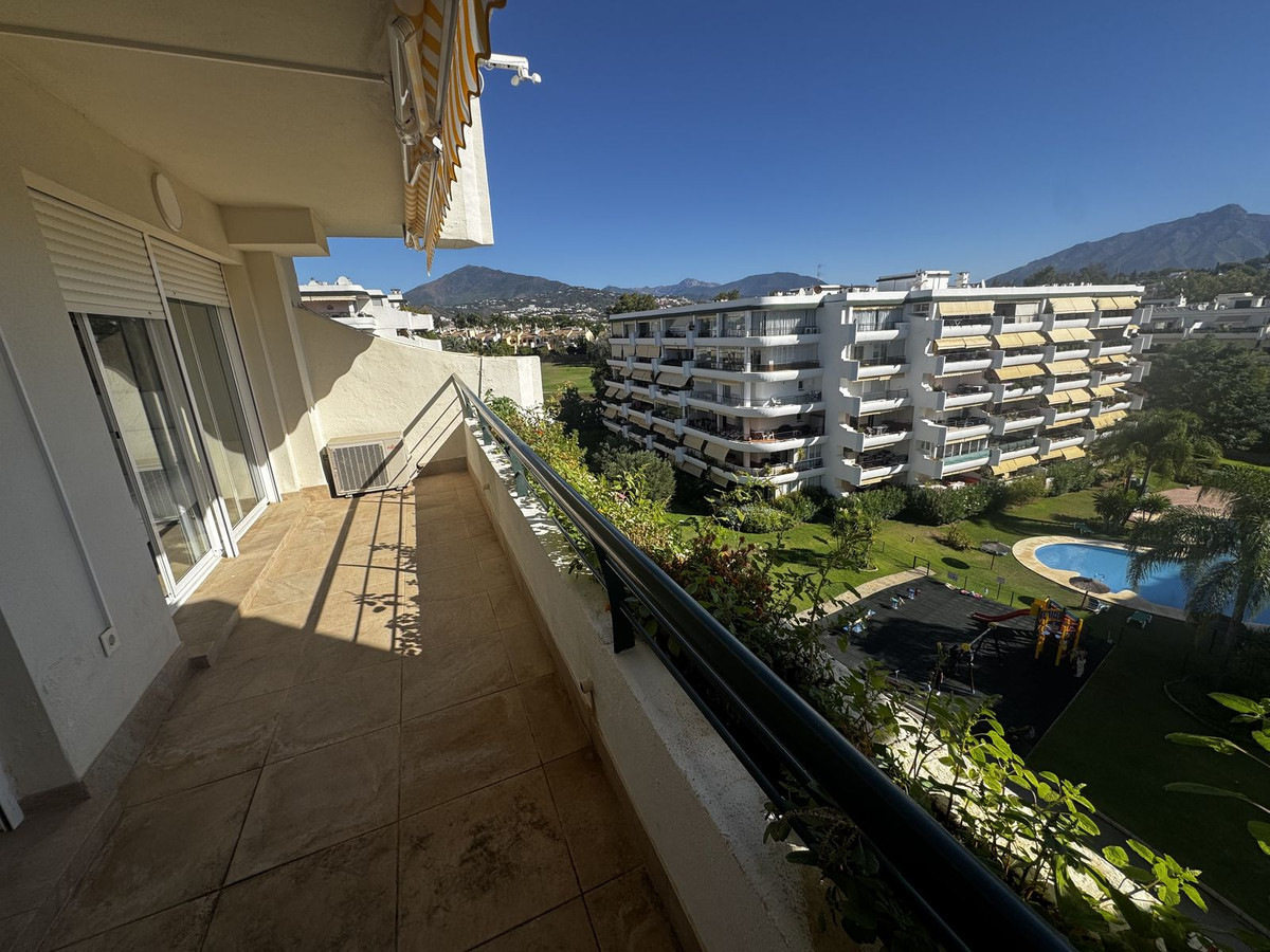 3 Bed Apartment for sale in Guadalmina Alta Costa Del Sol, Málaga, Spain