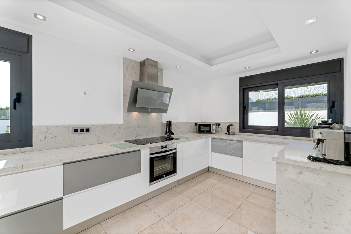 5 Bed Townhouse for sale in Puerto Banús Costa Del Sol, Málaga, Spain