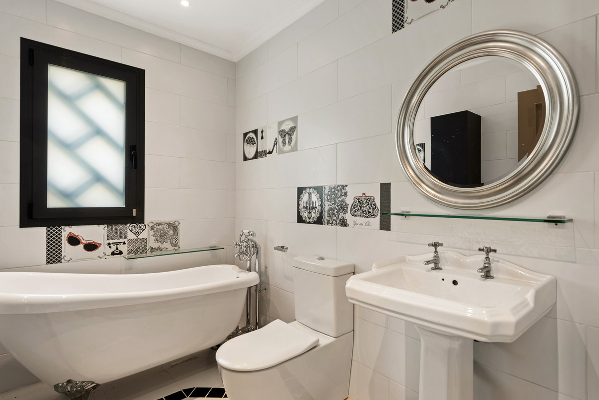 5 Bed Townhouse for sale in Puerto Banús Costa Del Sol, Málaga, Spain