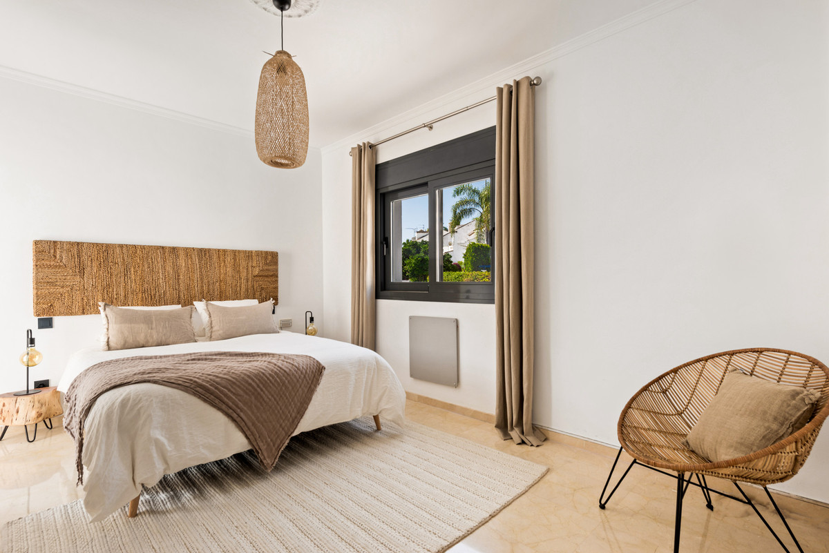 5 Bed Townhouse for sale in Puerto Banús Costa Del Sol, Málaga, Spain