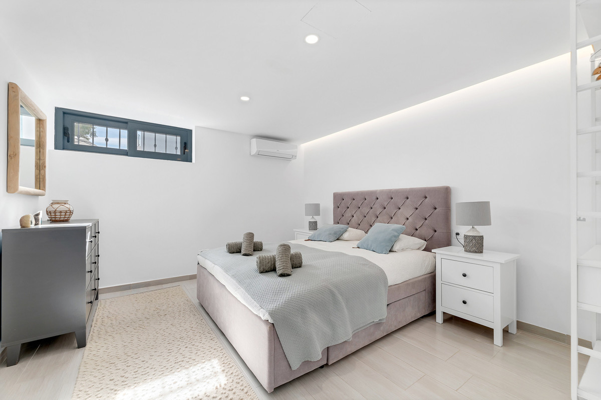 5 Bed Townhouse for sale in Puerto Banús Costa Del Sol, Málaga, Spain
