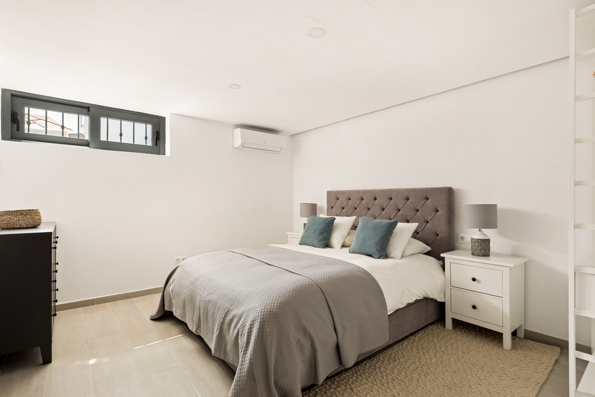 5 Bed Townhouse for sale in Puerto Banús Costa Del Sol, Málaga, Spain