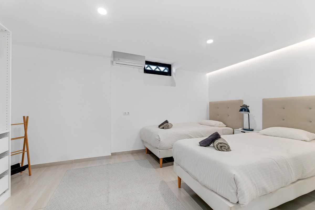 5 Bed Townhouse for sale in Puerto Banús Costa Del Sol, Málaga, Spain