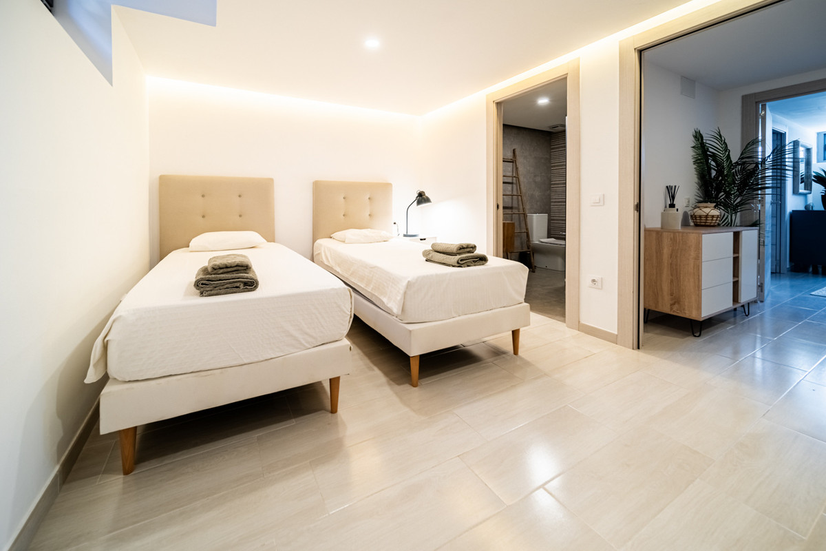 5 Bed Townhouse for sale in Puerto Banús Costa Del Sol, Málaga, Spain