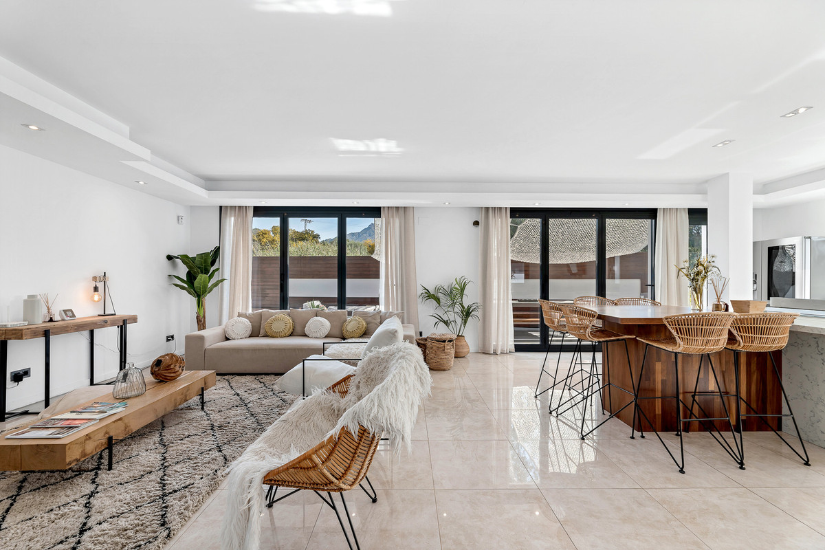 5 Bed Townhouse for sale in Puerto Banús Costa Del Sol, Málaga, Spain