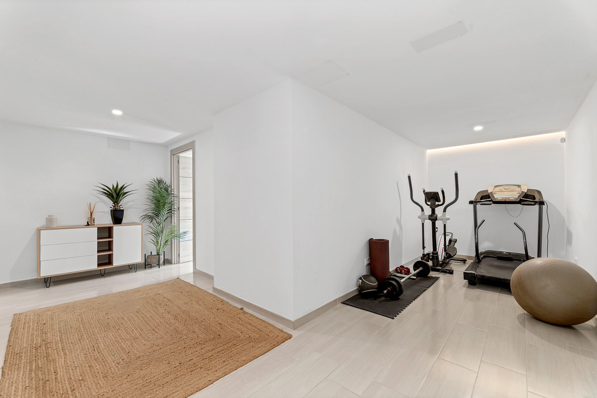 5 Bed Townhouse for sale in Puerto Banús Costa Del Sol, Málaga, Spain