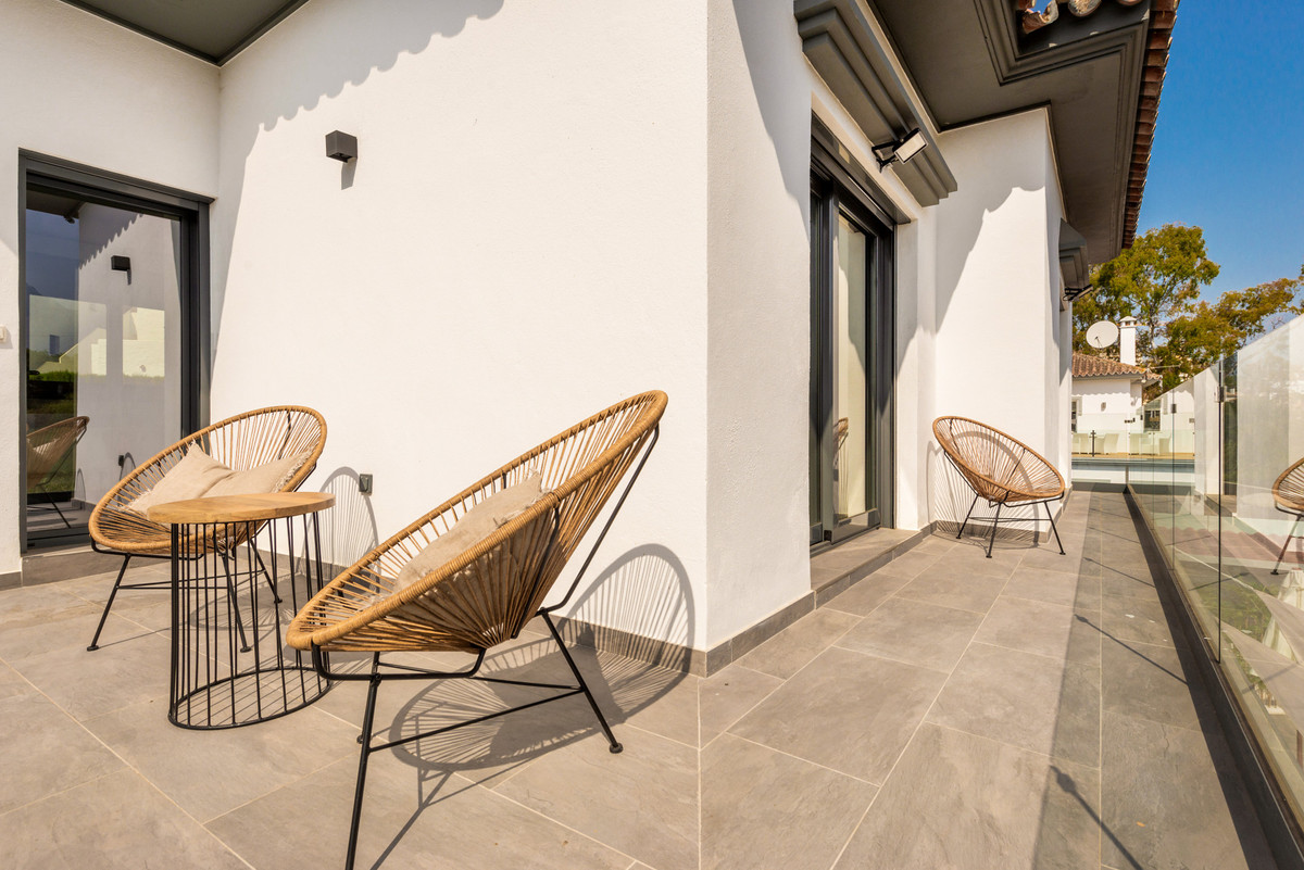 5 Bed Townhouse for sale in Puerto Banús Costa Del Sol, Málaga, Spain