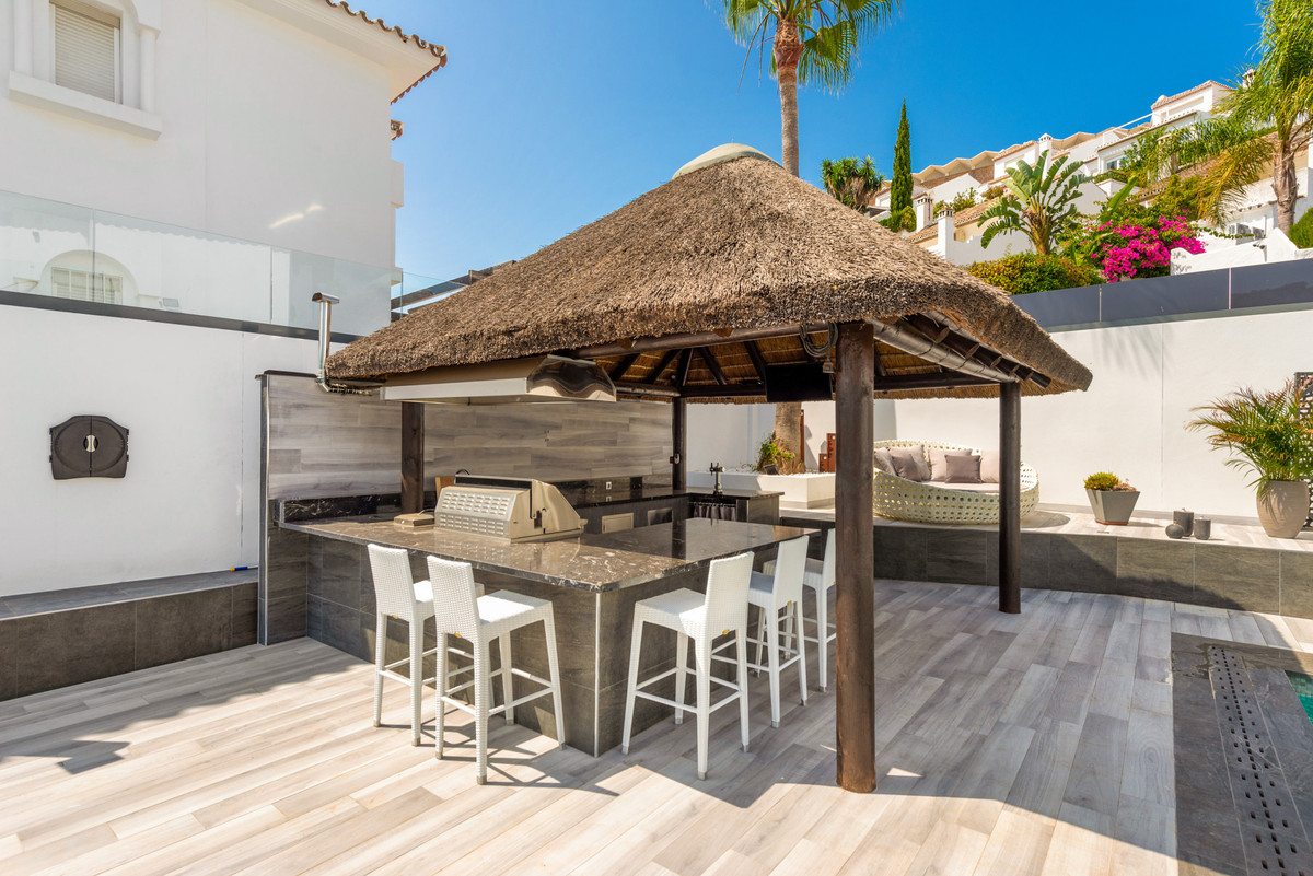 5 Bed Townhouse for sale in Puerto Banús Costa Del Sol, Málaga, Spain