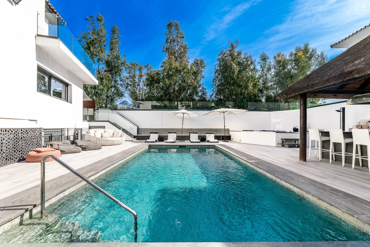 5 Bed Townhouse for sale in Puerto Banús Costa Del Sol, Málaga, Spain