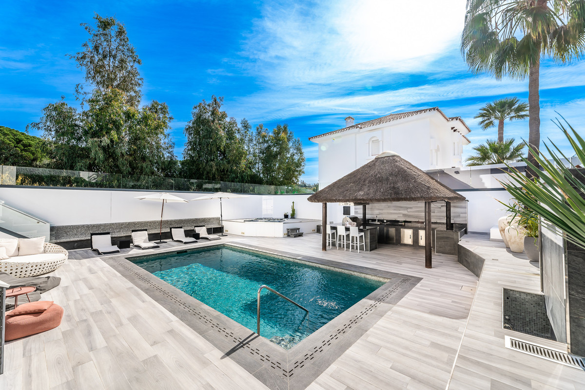 5 Bed Townhouse for sale in Puerto Banús Costa Del Sol, Málaga, Spain