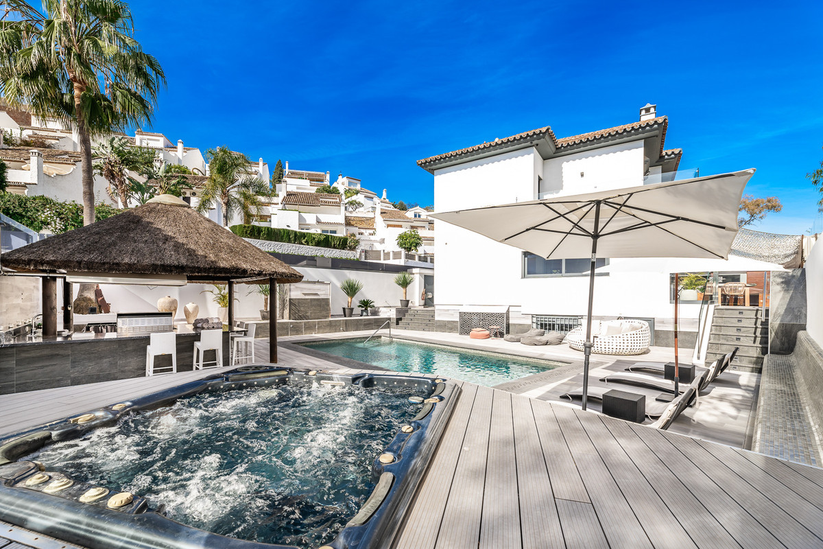 5 Bed Townhouse for sale in Puerto Banús Costa Del Sol, Málaga, Spain