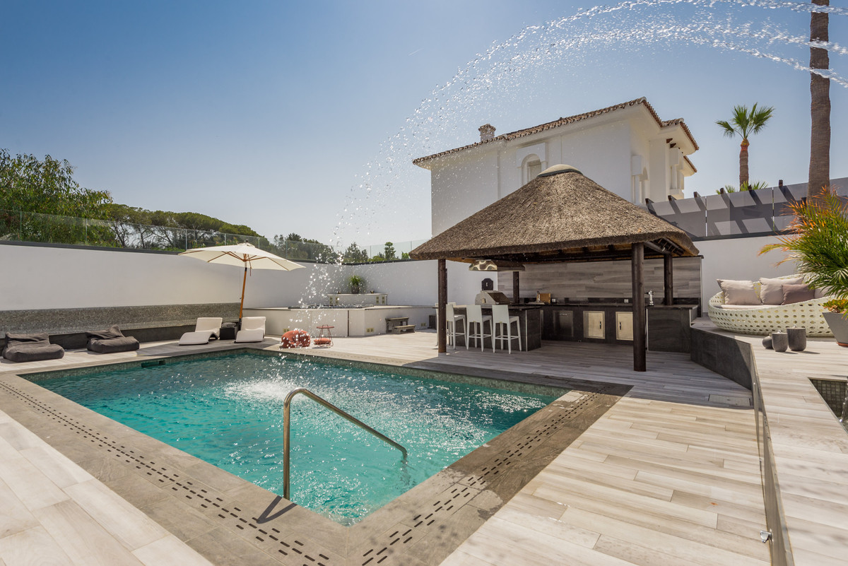 5 Bed Townhouse for sale in Puerto Banús Costa Del Sol, Málaga, Spain