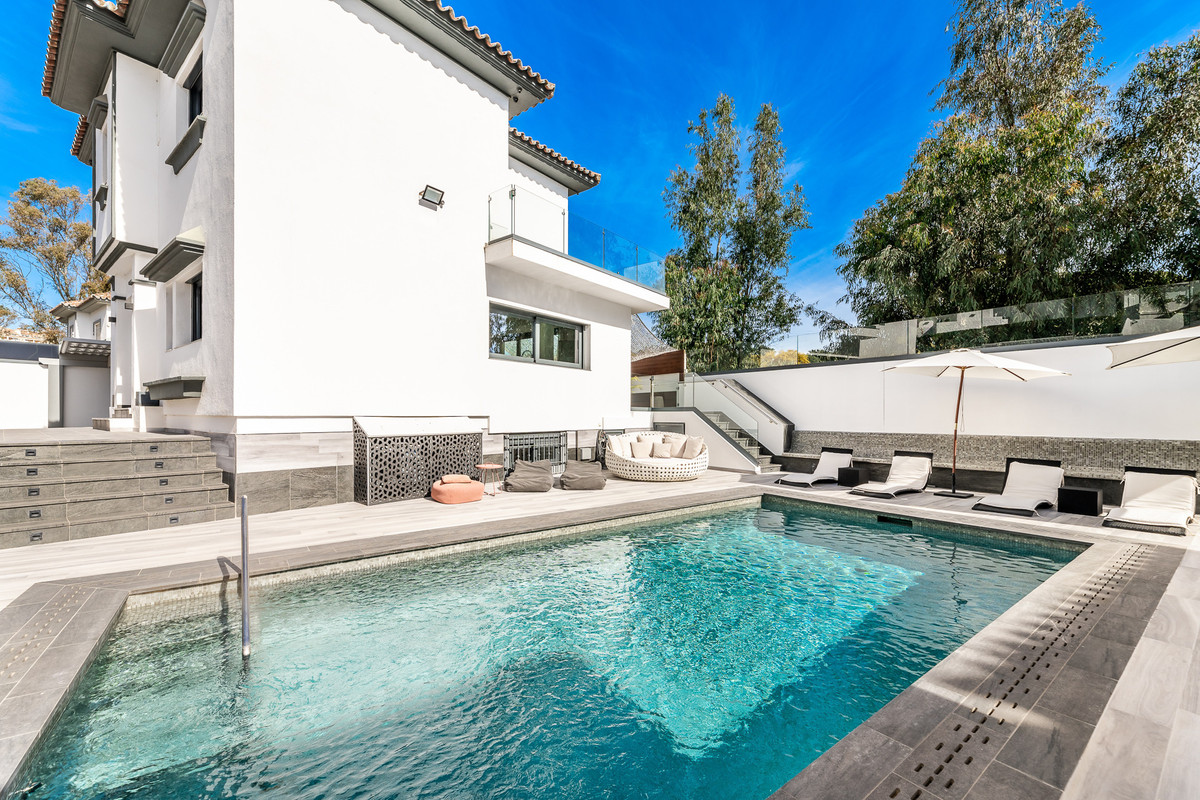 5 Bed Townhouse for sale in Puerto Banús Costa Del Sol, Málaga, Spain