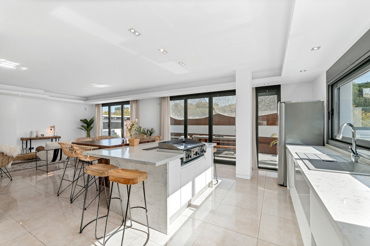 5 Bed Townhouse for sale in Puerto Banús Costa Del Sol, Málaga, Spain
