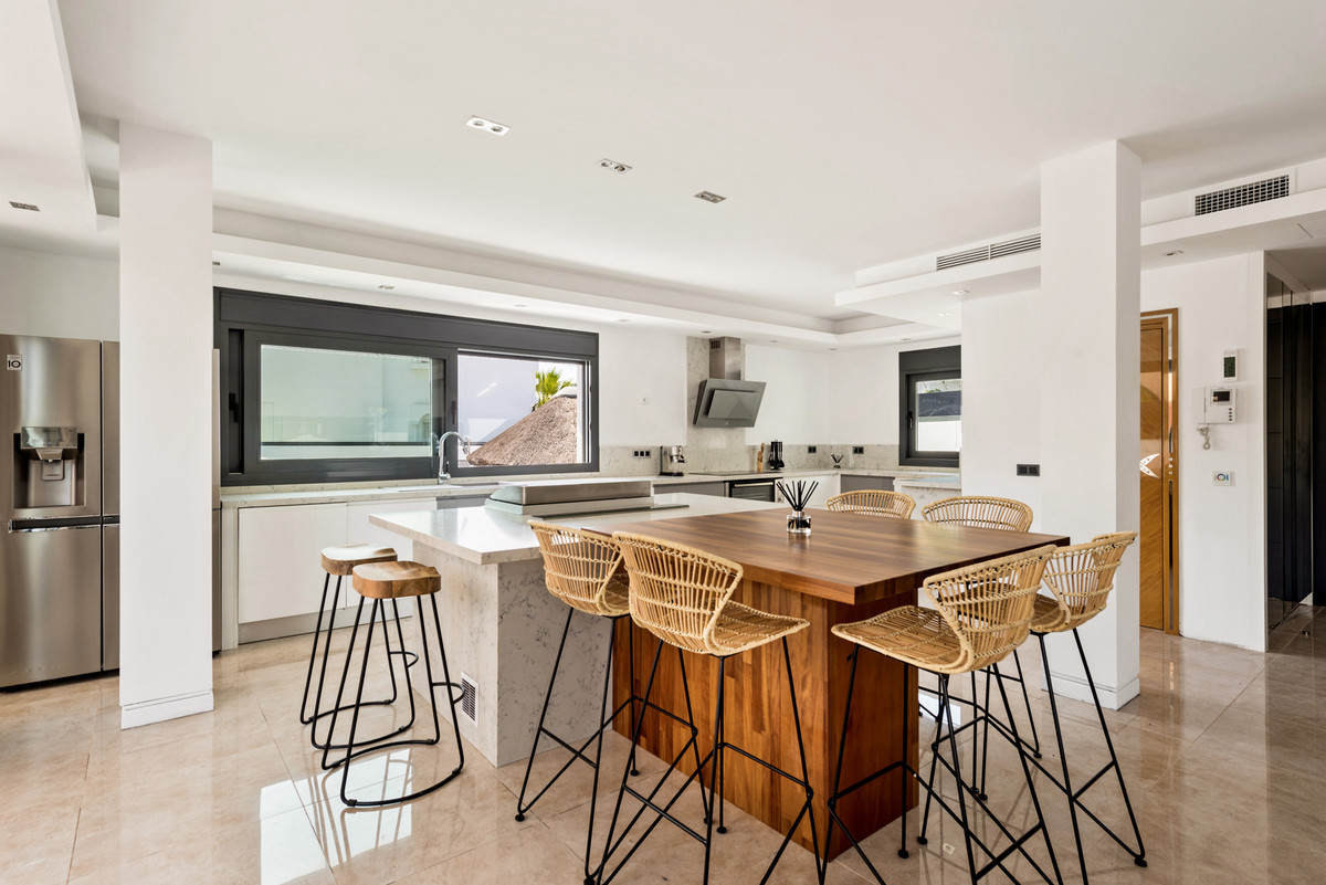 5 Bed Townhouse for sale in Puerto Banús Costa Del Sol, Málaga, Spain