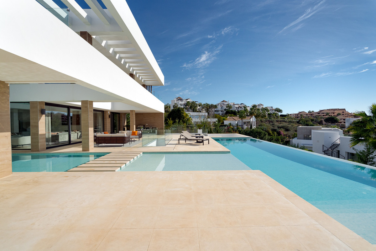 Se vende Villa - Chalet de 5 dormitorios en Costa Del Sol, Málaga, España