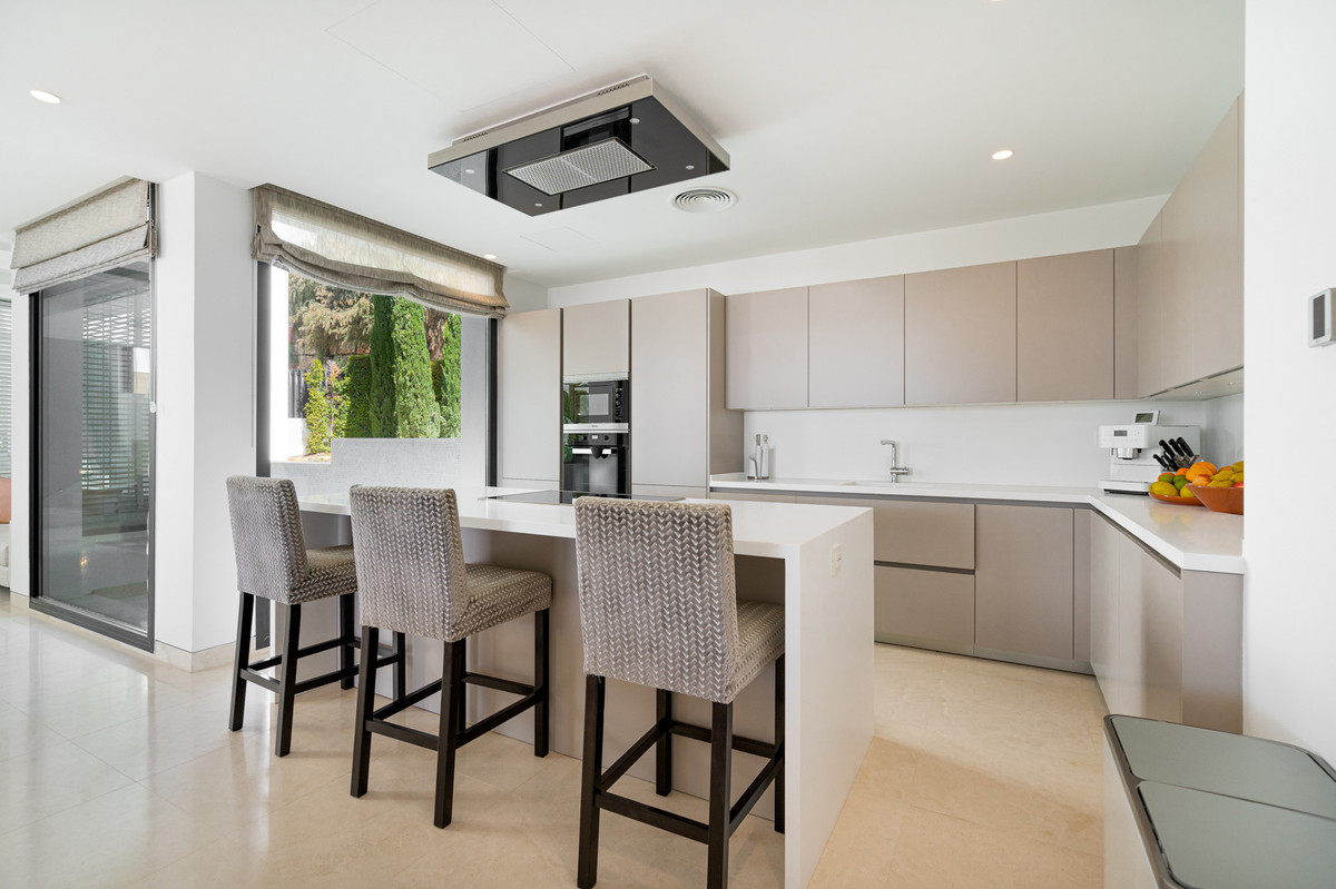 Se vende Villa - Chalet de 5 dormitorios en Costa Del Sol, Málaga, España