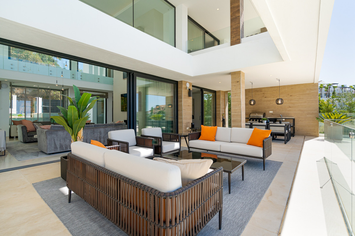 Se vende Villa - Chalet de 5 dormitorios en Costa Del Sol, Málaga, España