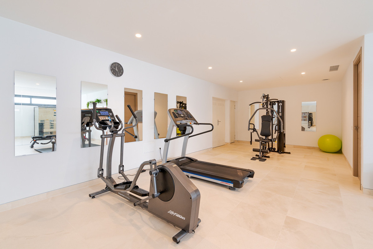 Se vende Villa - Chalet de 5 dormitorios en Costa Del Sol, Málaga, España