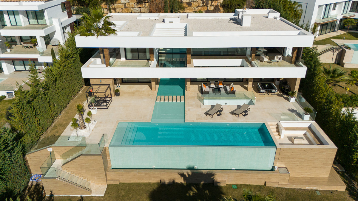 Se vende Villa - Chalet de 5 dormitorios en Costa Del Sol, Málaga, España