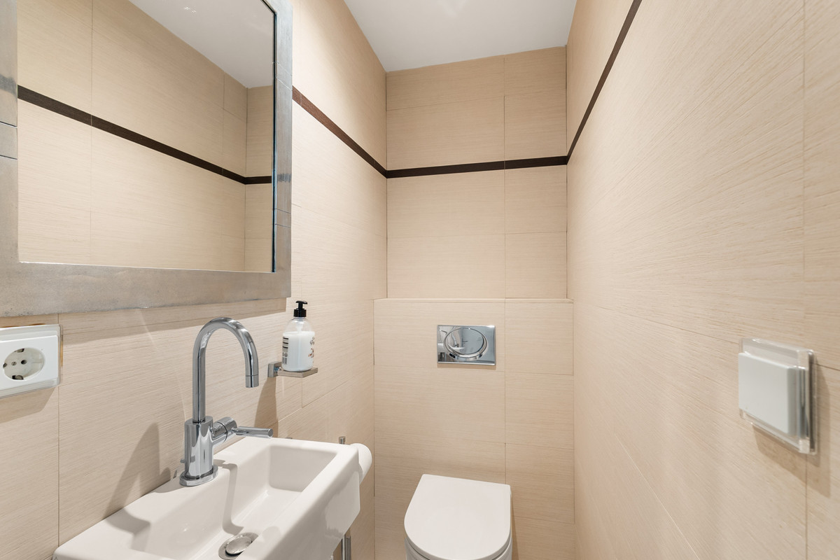 2 Bed Apartment for sale in Puerto Banús Costa Del Sol, Málaga, Spain