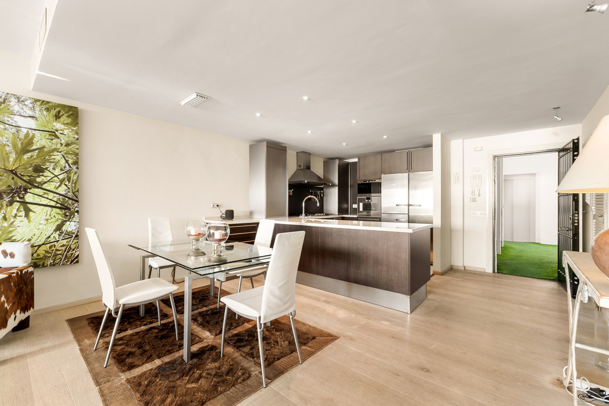 2 Bed Apartment for sale in Puerto Banús Costa Del Sol, Málaga, Spain