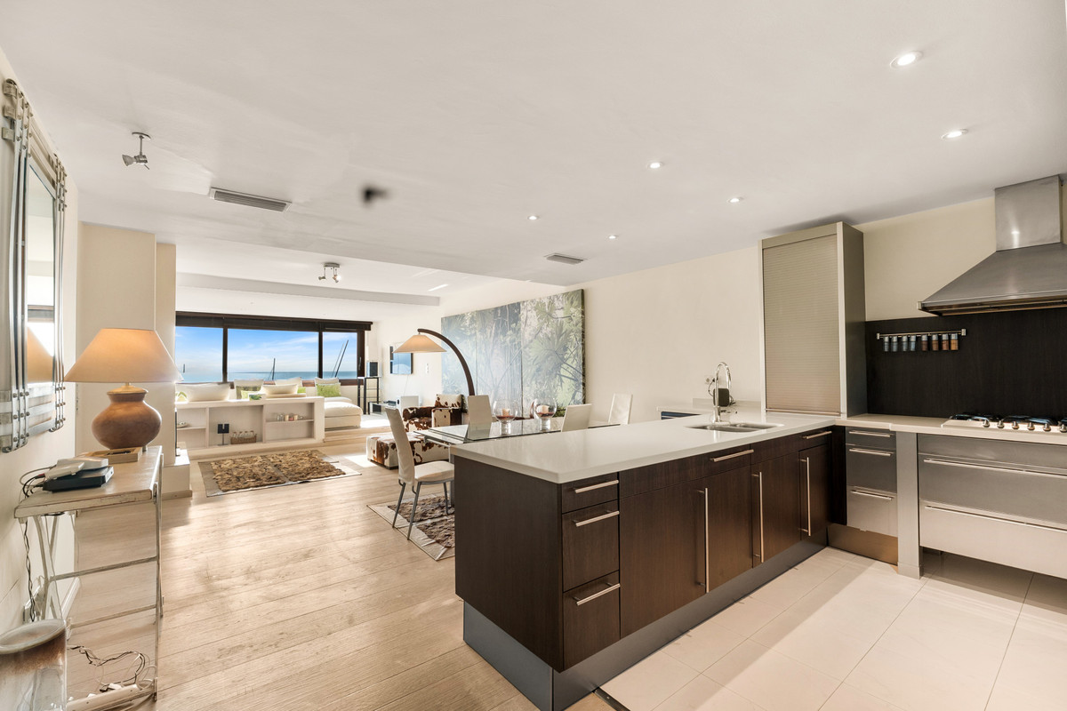 2 Bed Apartment for sale in Puerto Banús Costa Del Sol, Málaga, Spain