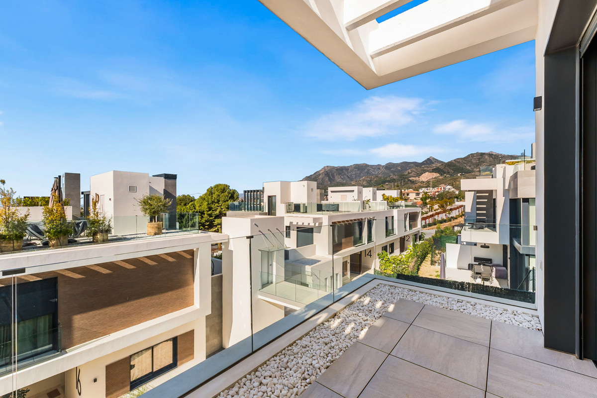 5 Bed Townhouse for sale in Río Real Costa Del Sol, Málaga, Spain
