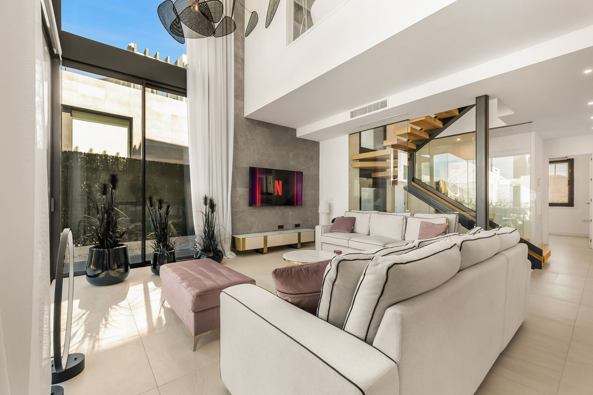 5 Bed Townhouse for sale in Río Real Costa Del Sol, Málaga, Spain