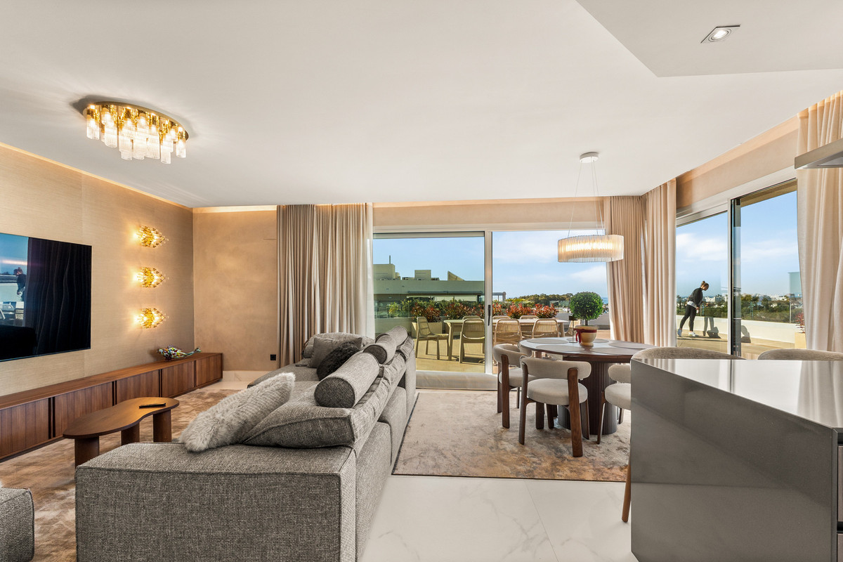 3 Bed Apartment for sale in San Pedro De Alcántara Costa Del Sol, Málaga, Spain
