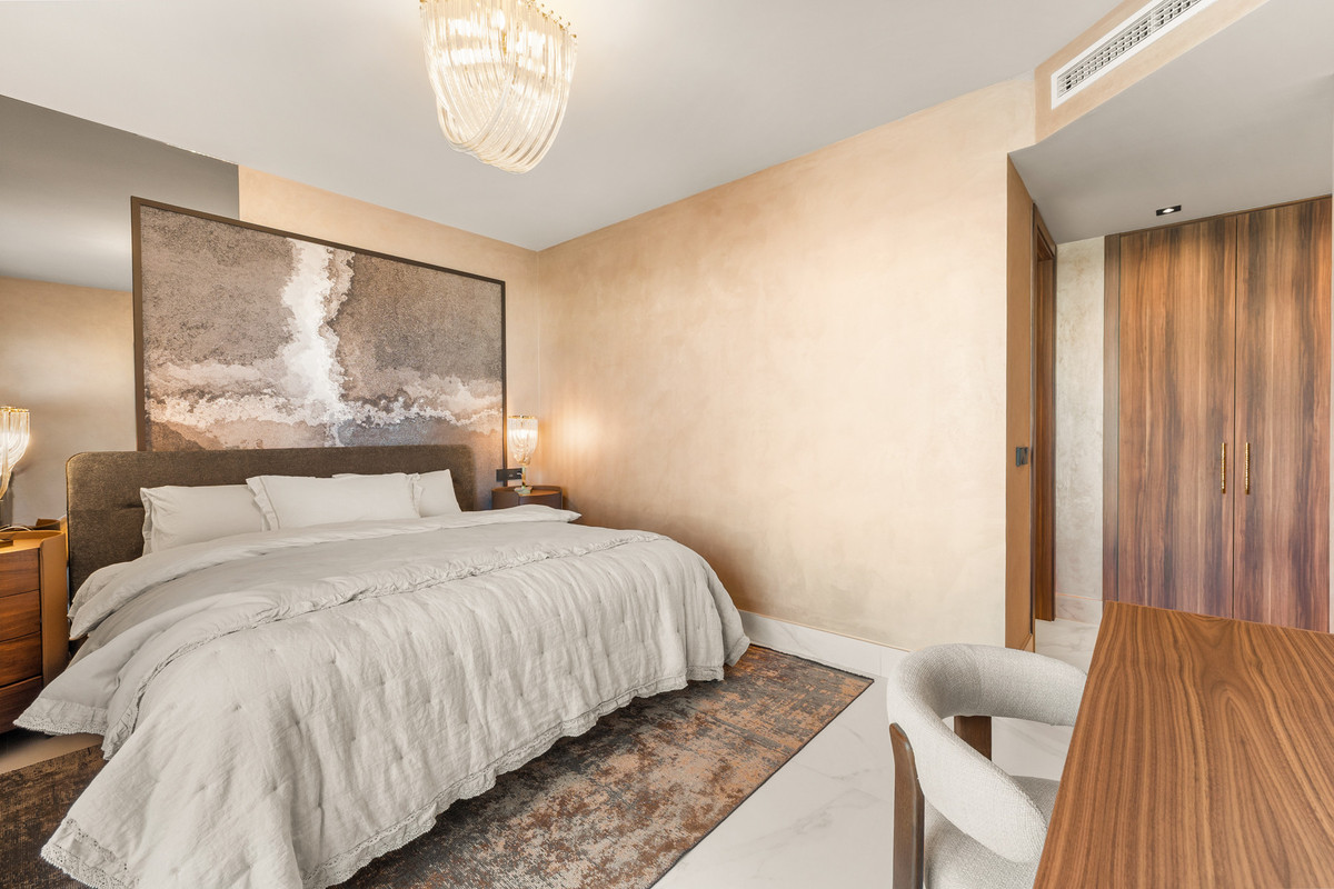 3 Bed Apartment for sale in San Pedro De Alcántara Costa Del Sol, Málaga, Spain