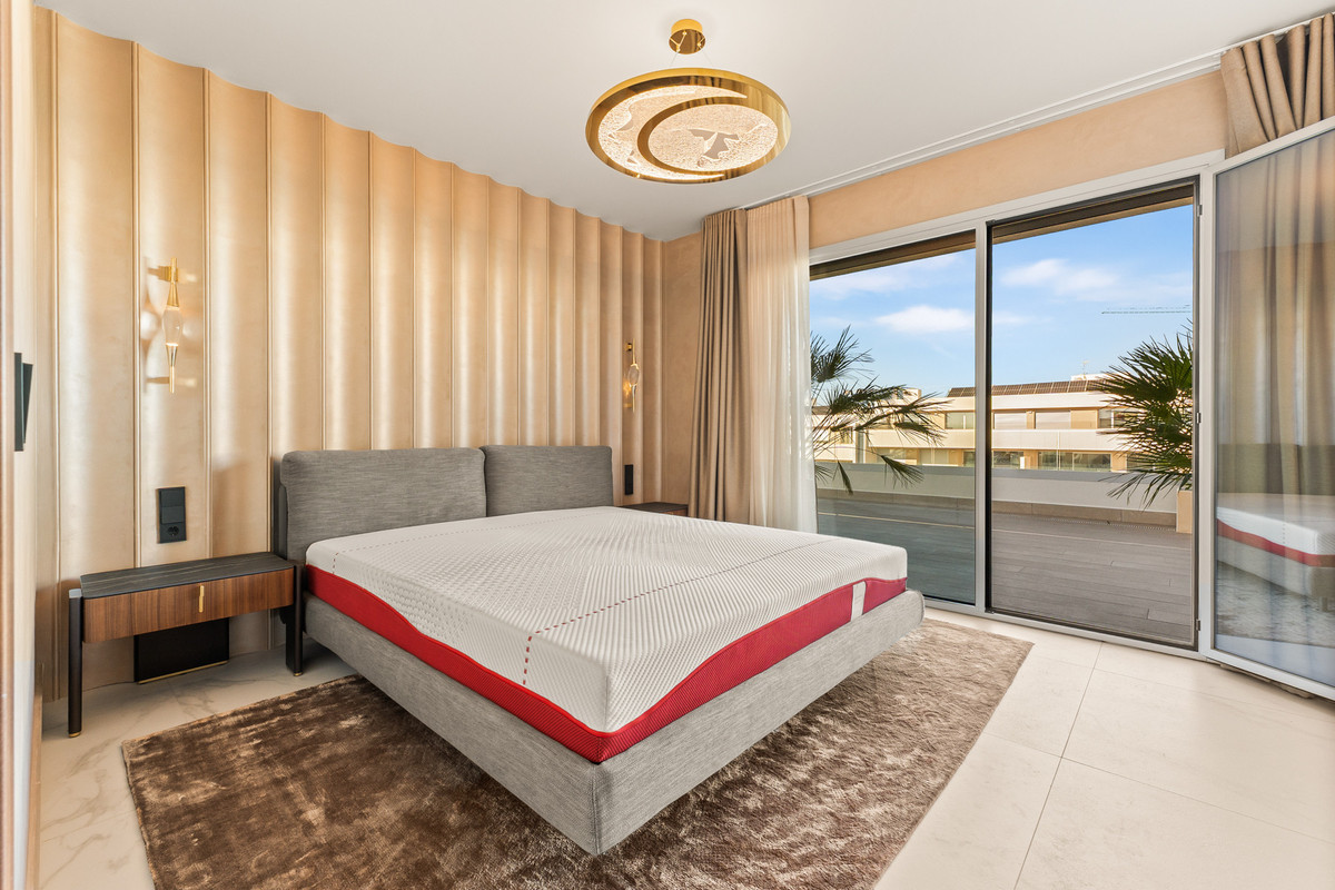 3 Bed Apartment for sale in San Pedro De Alcántara Costa Del Sol, Málaga, Spain