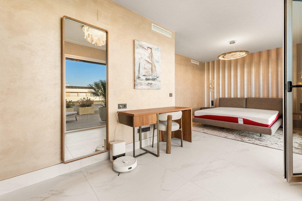 3 Bed Apartment for sale in San Pedro De Alcántara Costa Del Sol, Málaga, Spain