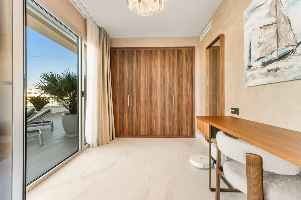 3 Bed Apartment for sale in San Pedro De Alcántara Costa Del Sol, Málaga, Spain