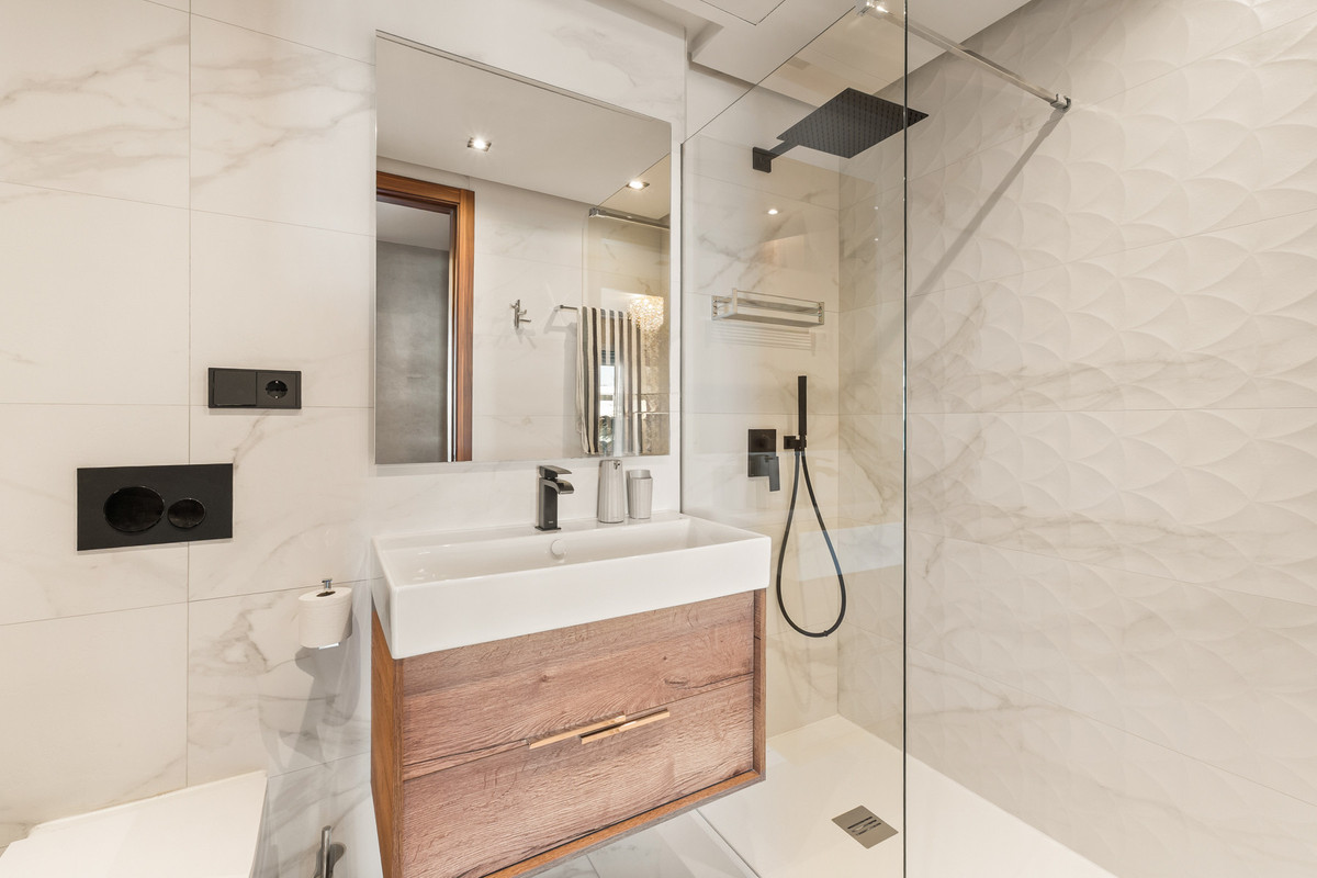 3 Bed Apartment for sale in San Pedro De Alcántara Costa Del Sol, Málaga, Spain