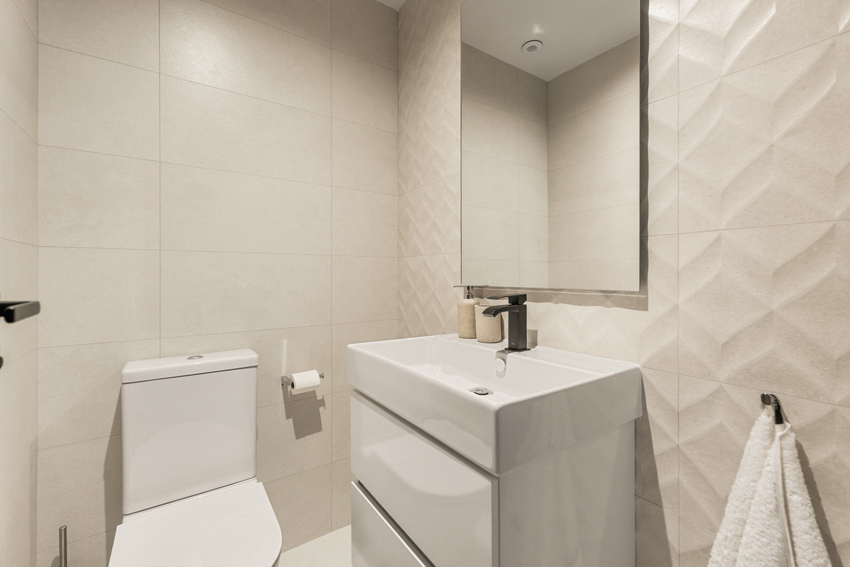 3 Bed Apartment for sale in San Pedro De Alcántara Costa Del Sol, Málaga, Spain