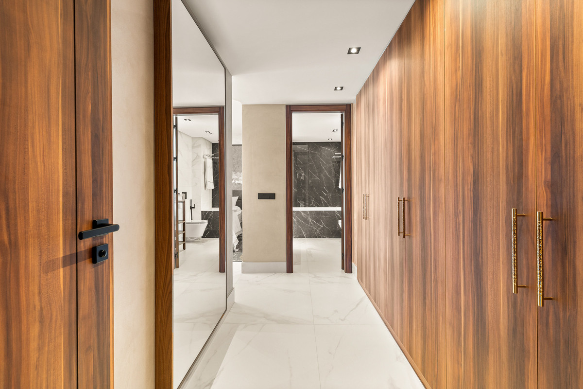 3 Bed Apartment for sale in San Pedro De Alcántara Costa Del Sol, Málaga, Spain