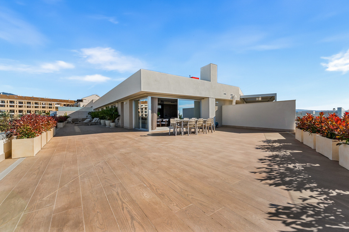 3 Bed Apartment for sale in San Pedro De Alcántara Costa Del Sol, Málaga, Spain