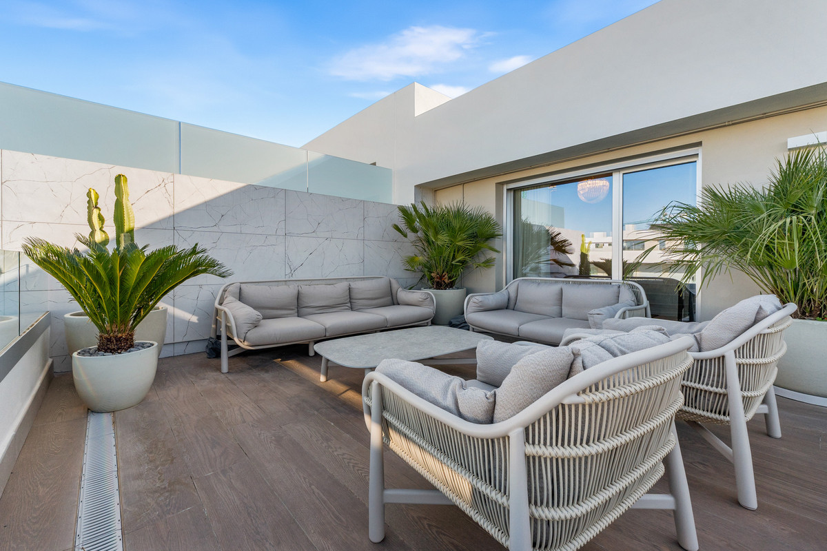 3 Bed Apartment for sale in San Pedro De Alcántara Costa Del Sol, Málaga, Spain