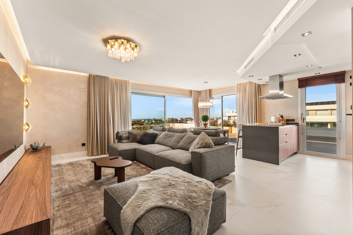 3 Bed Apartment for sale in San Pedro De Alcántara Costa Del Sol, Málaga, Spain