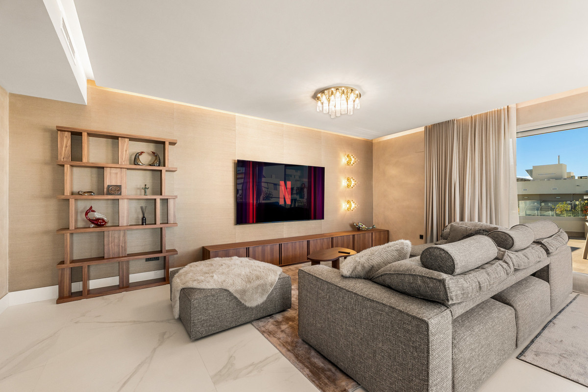 3 Bed Apartment for sale in San Pedro De Alcántara Costa Del Sol, Málaga, Spain