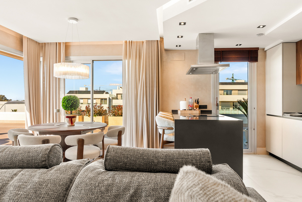 3 Bed Apartment for sale in San Pedro De Alcántara Costa Del Sol, Málaga, Spain