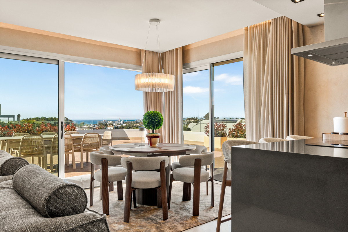 3 Bed Apartment for sale in San Pedro De Alcántara Costa Del Sol, Málaga, Spain