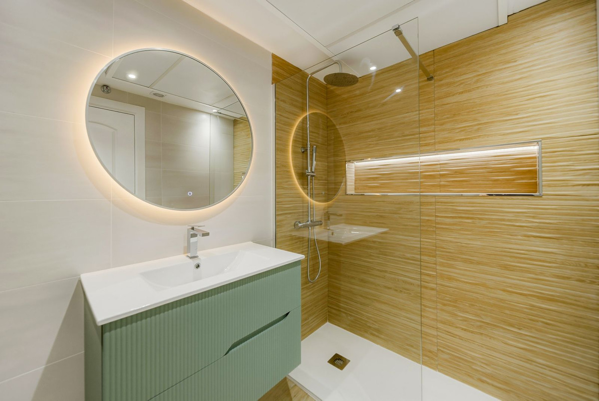 3 Bed Apartment for sale in Benalmadena Costa Costa Del Sol, Málaga, Spain